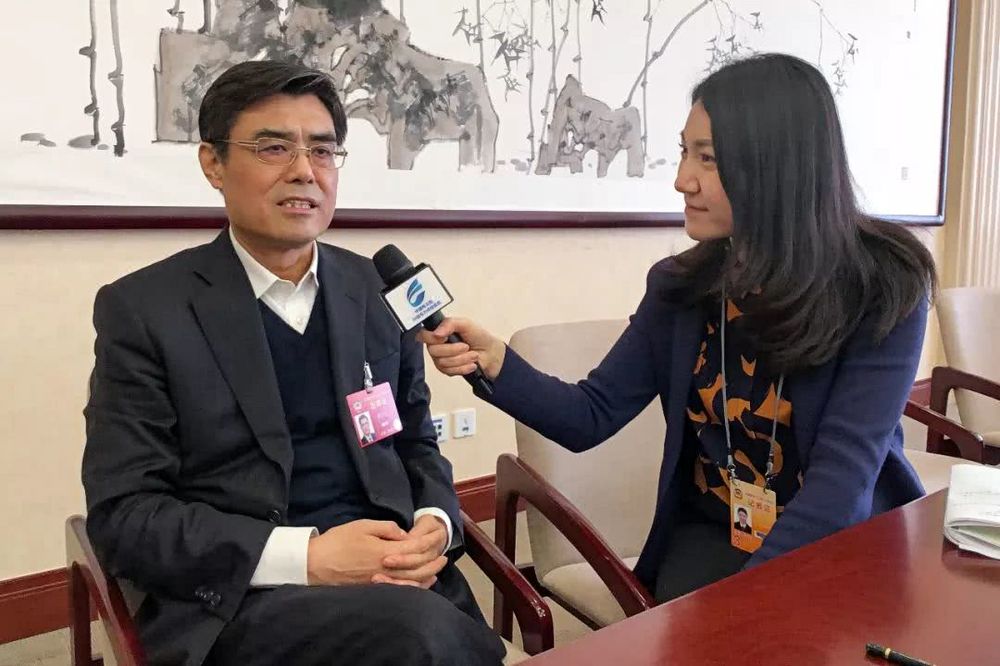 當(dāng)好能源轉(zhuǎn)型與清潔發(fā)展排頭兵——訪全國(guó)政協(xié)委員，中國(guó)華能集團(tuán)有限公司董事長(zhǎng)、黨組書記舒印彪