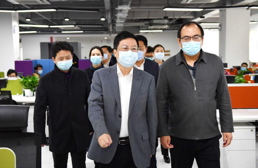 湖南省委常委、長(zhǎng)沙市委書記胡衡華到大唐先一科技公司調(diào)研