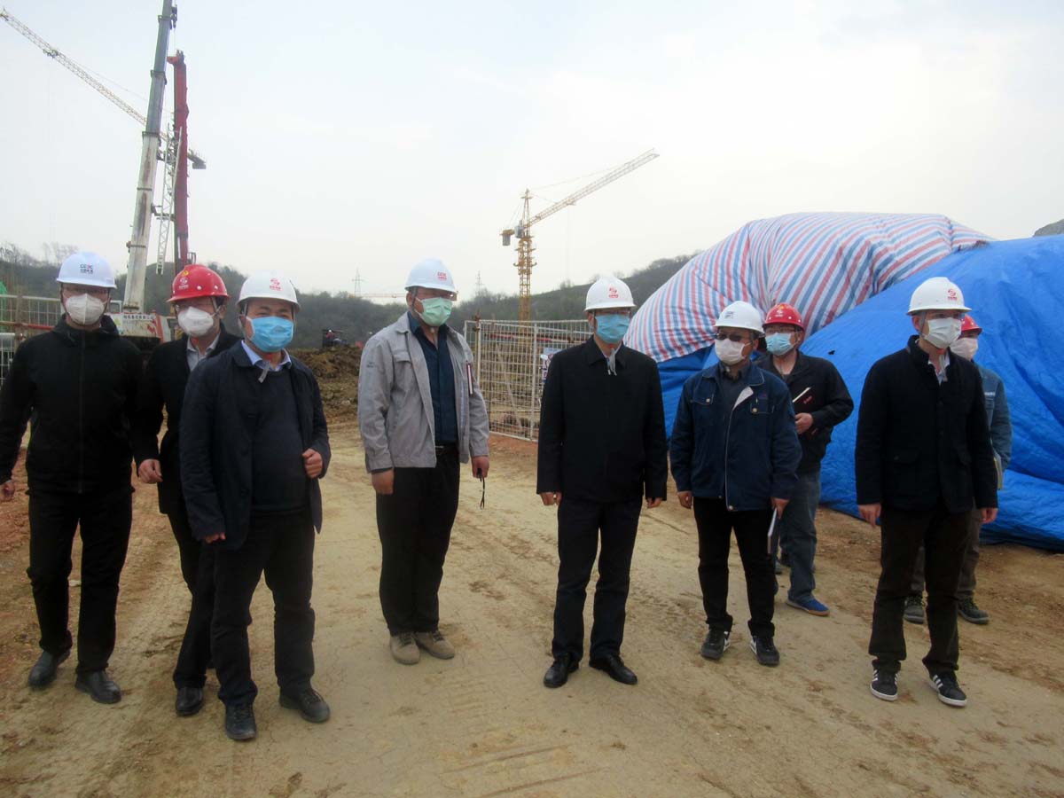 皖能環(huán)?？偨?jīng)理張為義到安徽電建一公司合肥龍泉山項目調(diào)研疫情防控和復(fù)工復(fù)產(chǎn)工作