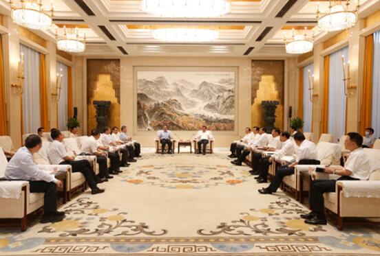 湖北省委書記應(yīng)勇、省長王曉東會見國家電網(wǎng)董事長、黨組書記毛偉明