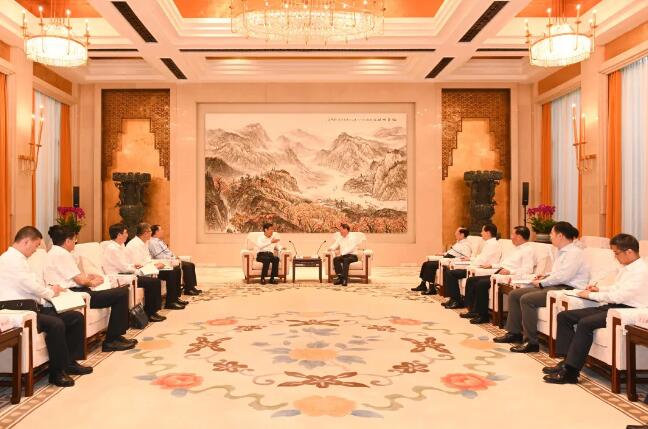 舒印彪拜會湖北省委書記應(yīng)勇、省長王曉東