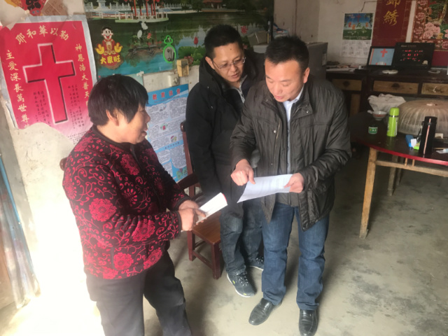 張紅軍：用真心，換真情，扶真貧
