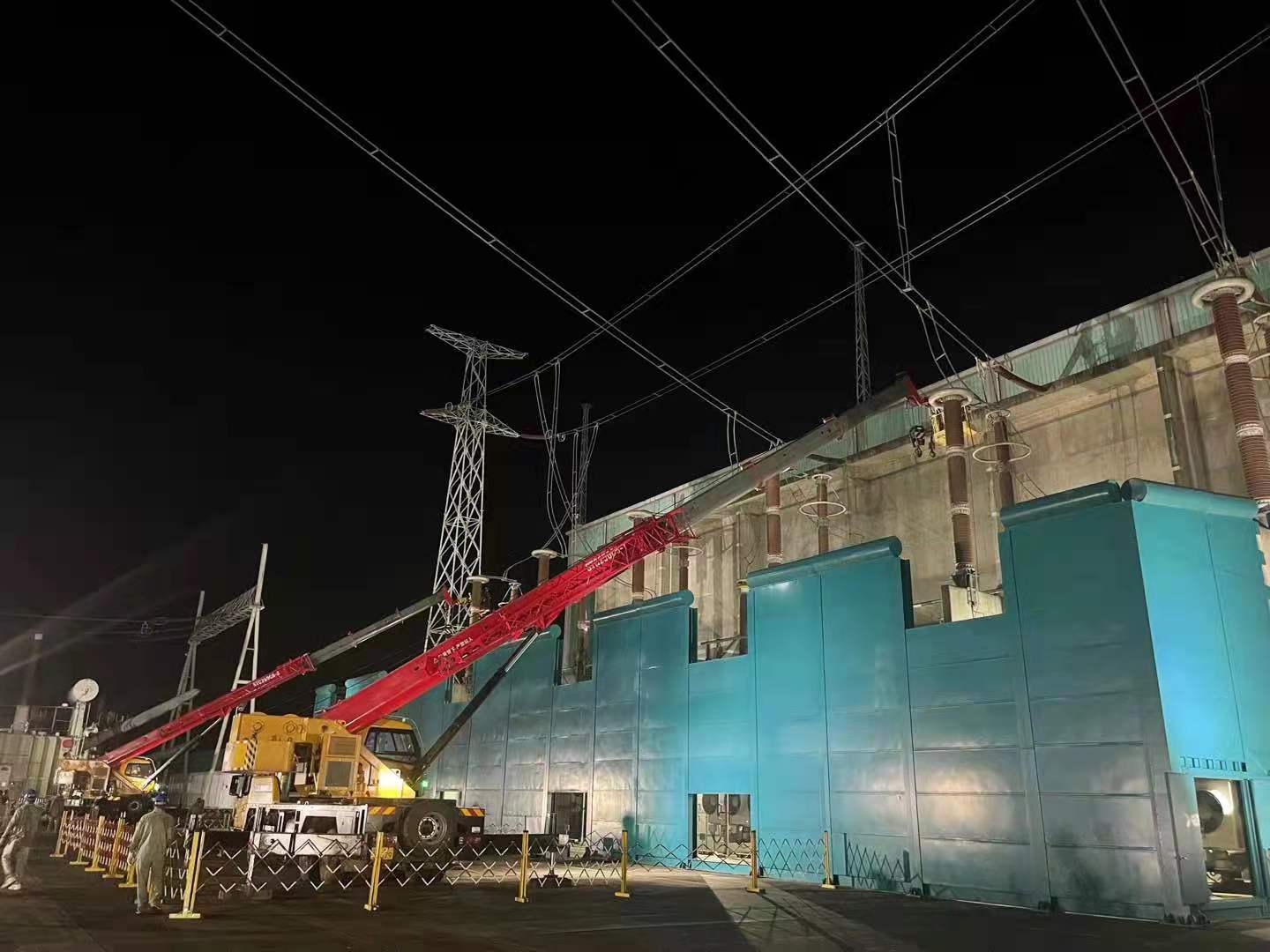 鄂電“鐵軍”：30個(gè)小時(shí)晝夜搶修作業(yè)，守護(hù)西電東送電網(wǎng)大動(dòng)脈