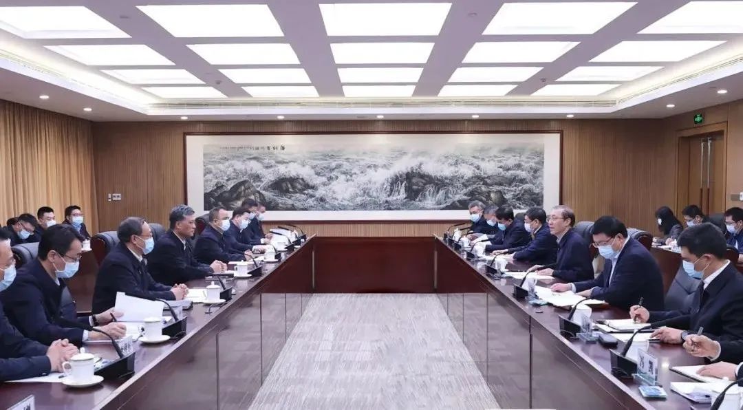 辛保安、張智剛與新疆維吾爾自治區(qū)、新疆生產(chǎn)建設(shè)兵團領(lǐng)導會談