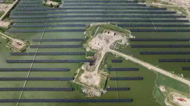 18.73MW！中石油首個(gè)水面光伏項(xiàng)目并網(wǎng)發(fā)電