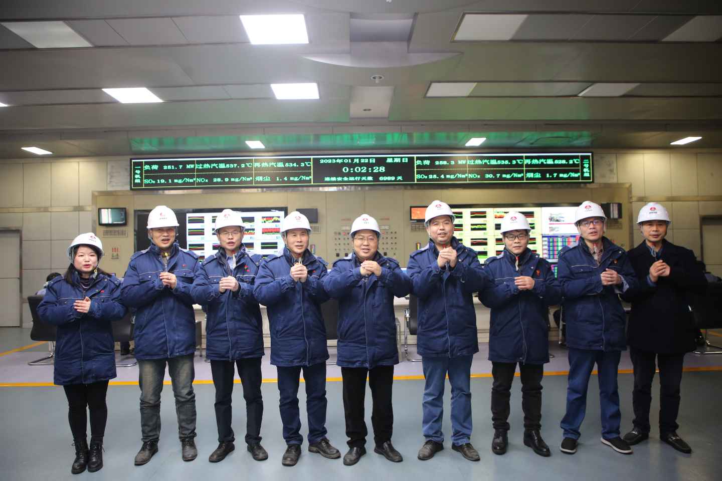 陜煤石電除夕慰問送溫暖，崗位堅守幸?！巴谩保╰oo）