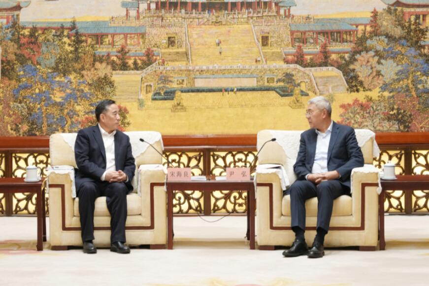 宋海良拜會(huì)江西省委書記尹弘、省長(zhǎng)葉建春并見(jiàn)證簽署戰(zhàn)略合作協(xié)議