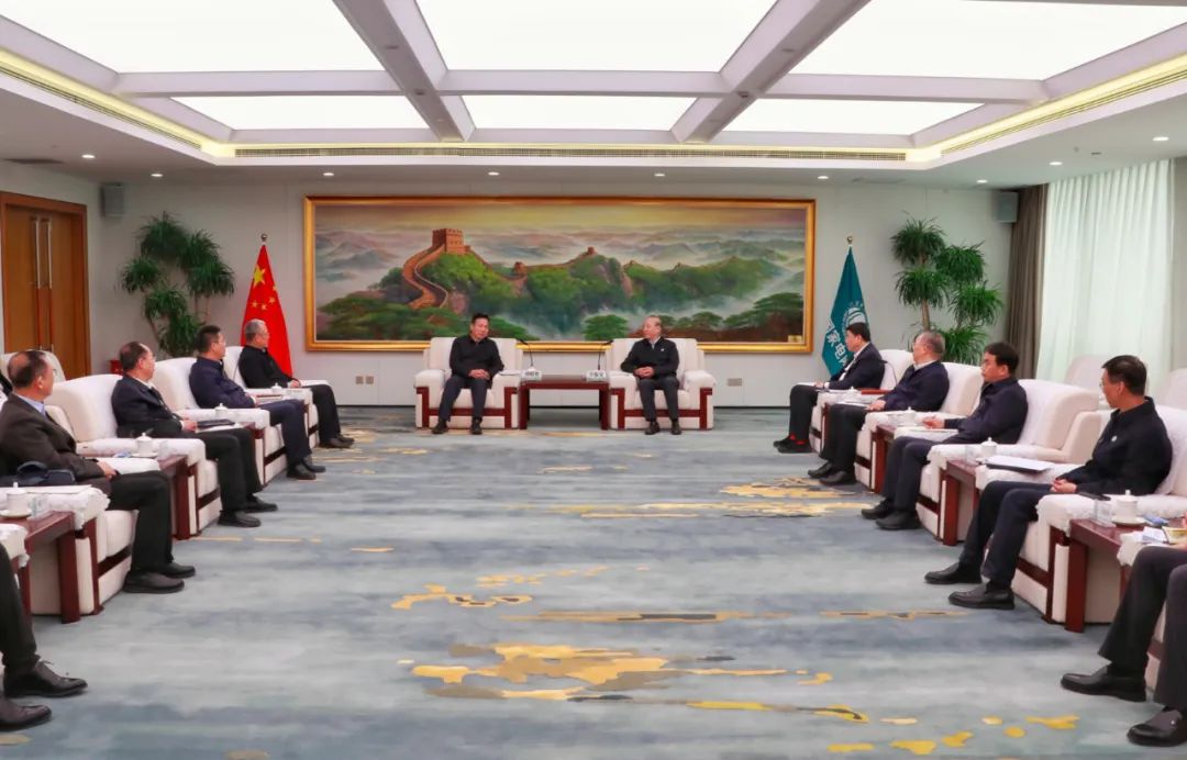 劉明勝、栗寶卿與國家電網(wǎng)董事長辛保安、總經(jīng)理張智剛會(huì)談