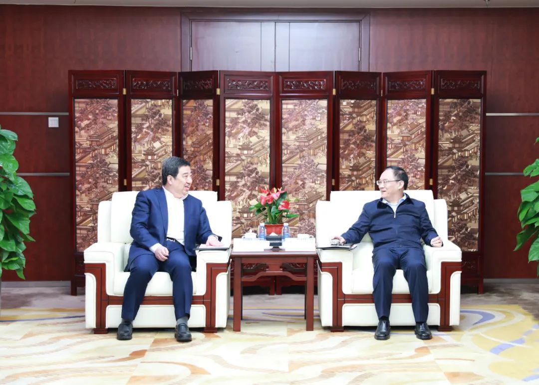 中國(guó)電氣裝備白忠泉董事長(zhǎng)、周群總經(jīng)理拜訪中鋁集團(tuán)董事長(zhǎng)段向東、總經(jīng)理王石磊