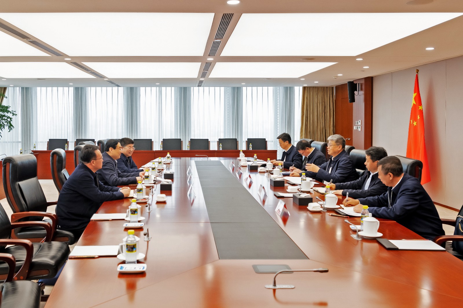 國家能源集團(tuán)黨組書記、董事長劉國躍會(huì)見陜西省政協(xié)副主席、榆林市委書記張曉光