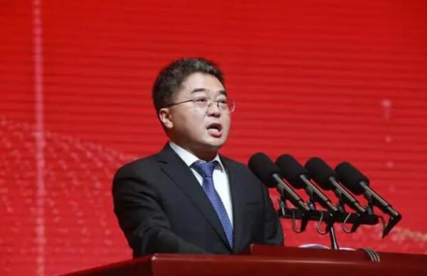 “垃圾大王”嚴(yán)圣軍，拿啥完成近千億投資?