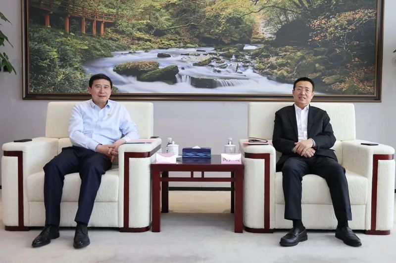 陜煤集團(tuán)黨委書記、董事長張文琪會(huì)見中鐵十八局集團(tuán)黨委書記、董事長閆廣天一行