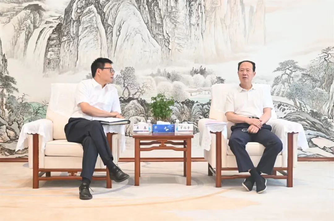 中國電建黨委書記、董事長丁焰章與上海電氣集團(tuán)黨委書記、董事長吳磊會談