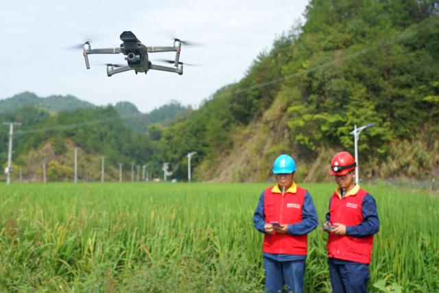 無(wú)人機(jī)巡檢，助力迎峰度夏保供電