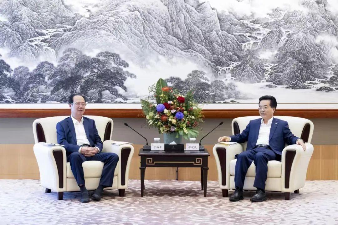 中國電建黨委書記、董事長丁焰章赴香港開展系列商務(wù)活動并調(diào)研駐港項目