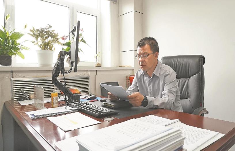 張忠鋒：為三江源頭百姓富裕、生態(tài)美好探索奔忙