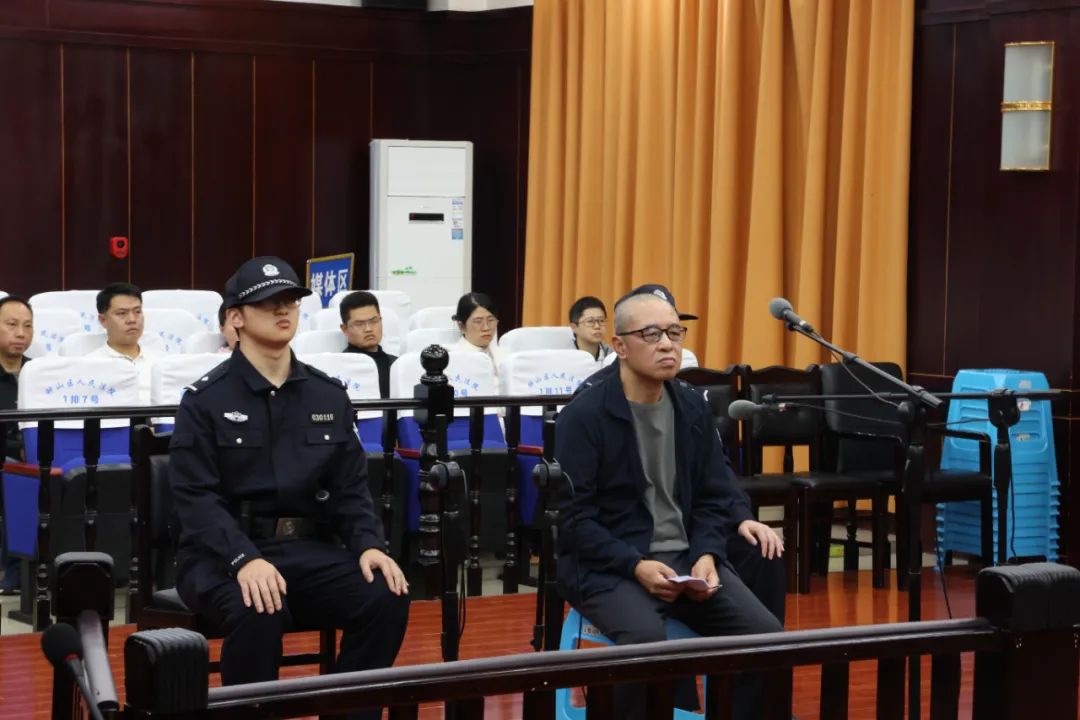 貴州電網(wǎng)原專職董事徐銘受賄、行賄案一審宣判