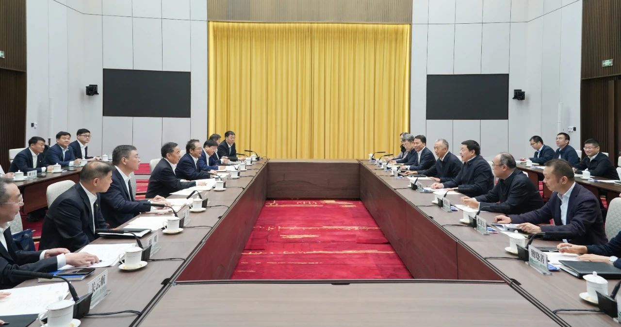 中國能建黨委書記、董事長宋海良與國家電網(wǎng)董事長、黨組書記張智剛會談