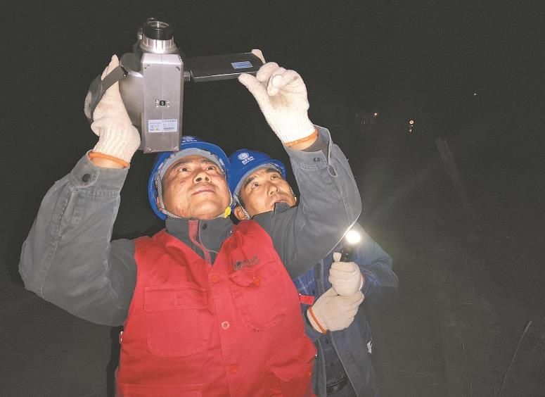 青海貴南縣：零下15攝氏度，冬夜巡檢保供電