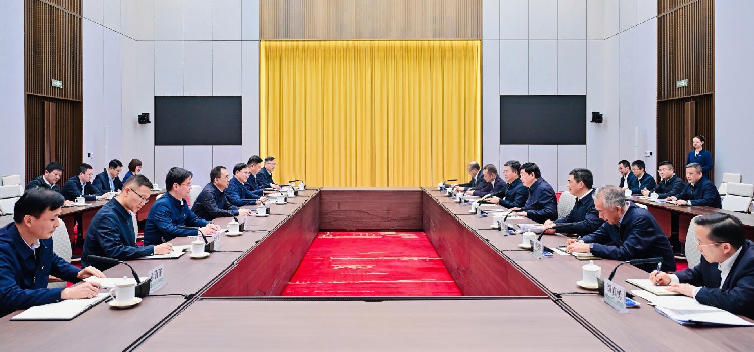 中國大唐集團董事長鄒磊、總經(jīng)理張傳江與國家電網(wǎng)董事長張智剛、總經(jīng)理龐驍剛會談