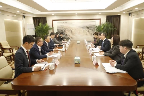 國資委副主任袁野會(huì)見香港特區(qū)政府律政司司長林定國