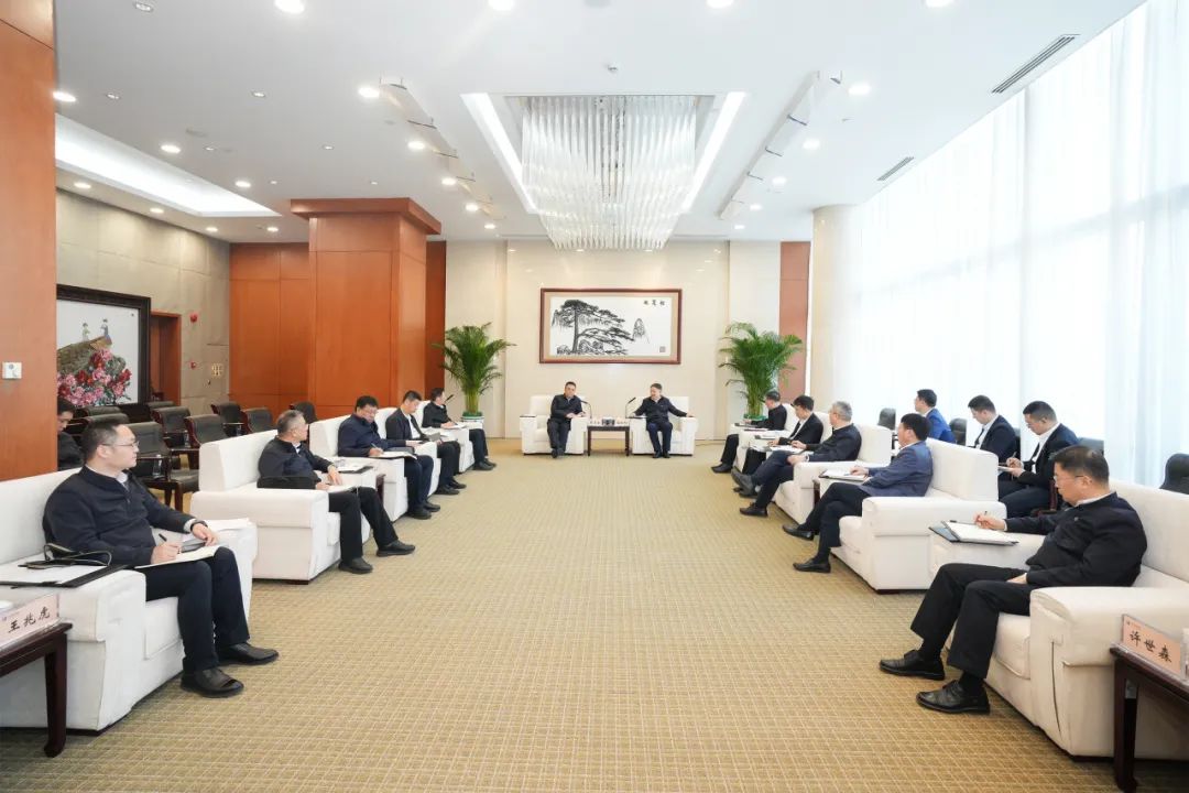 華能集團(tuán)董事長(zhǎng)溫樞剛、總經(jīng)理張文峰會(huì)見哈電集團(tuán)董事長(zhǎng)曹志安、總經(jīng)理黃偉